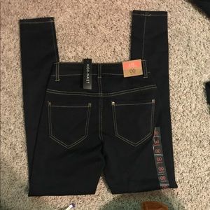 NWT Delia's Jeans/jegging Size 00 short junior